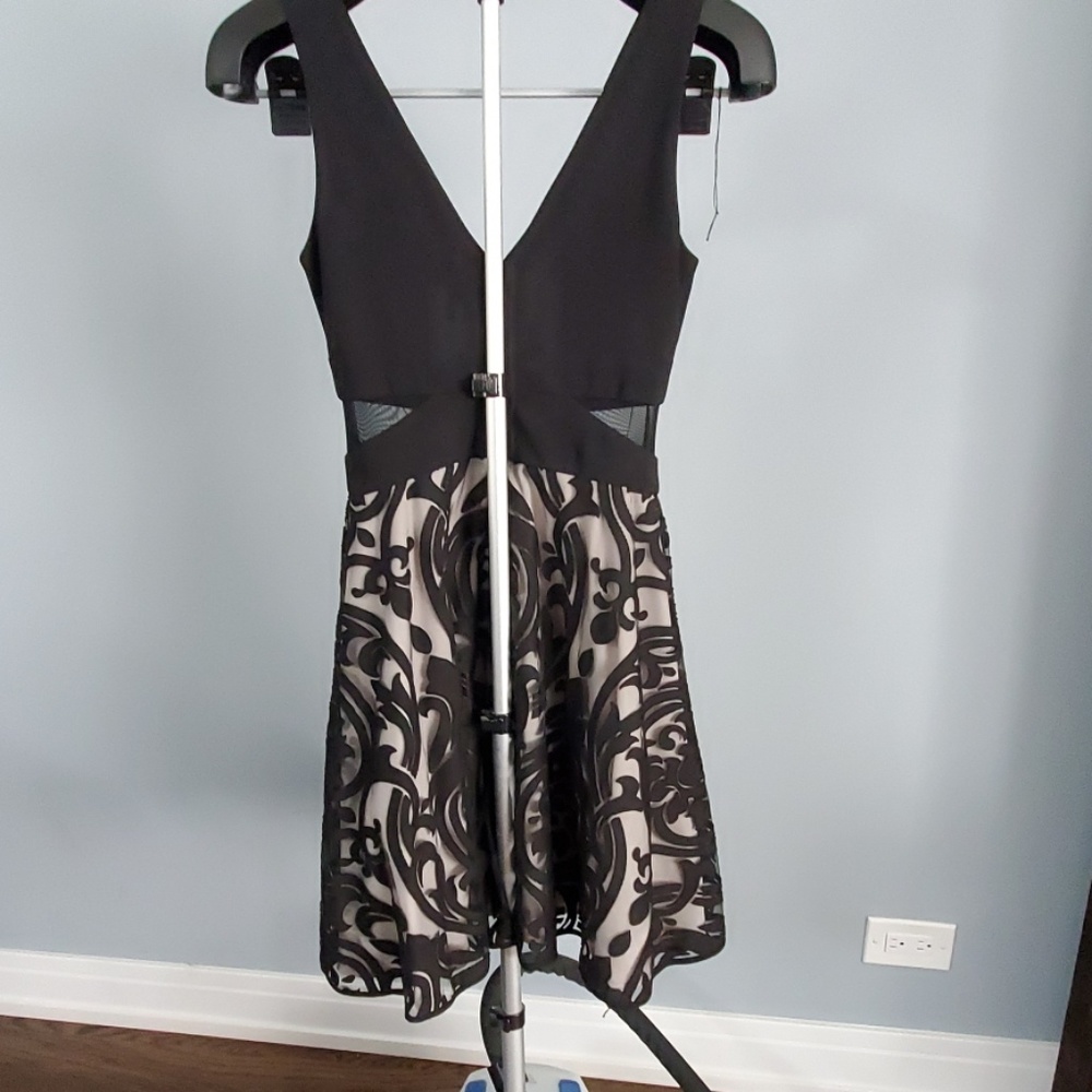 Dress - Picture 2 of 6